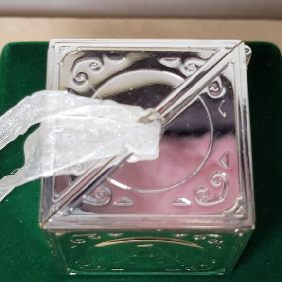 Things Remembered 2011 Ornament w/ Box "Baby's 1st Christmas" - Picture 6 of 12